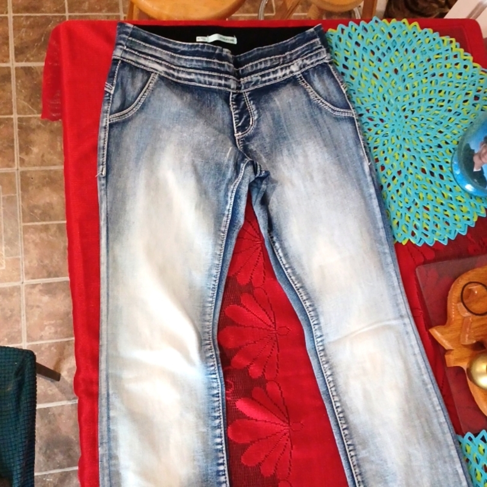 Maurices elastic waist boot cut washout jean sz 1/2